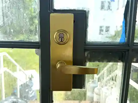 Commercial Locksmith example 1