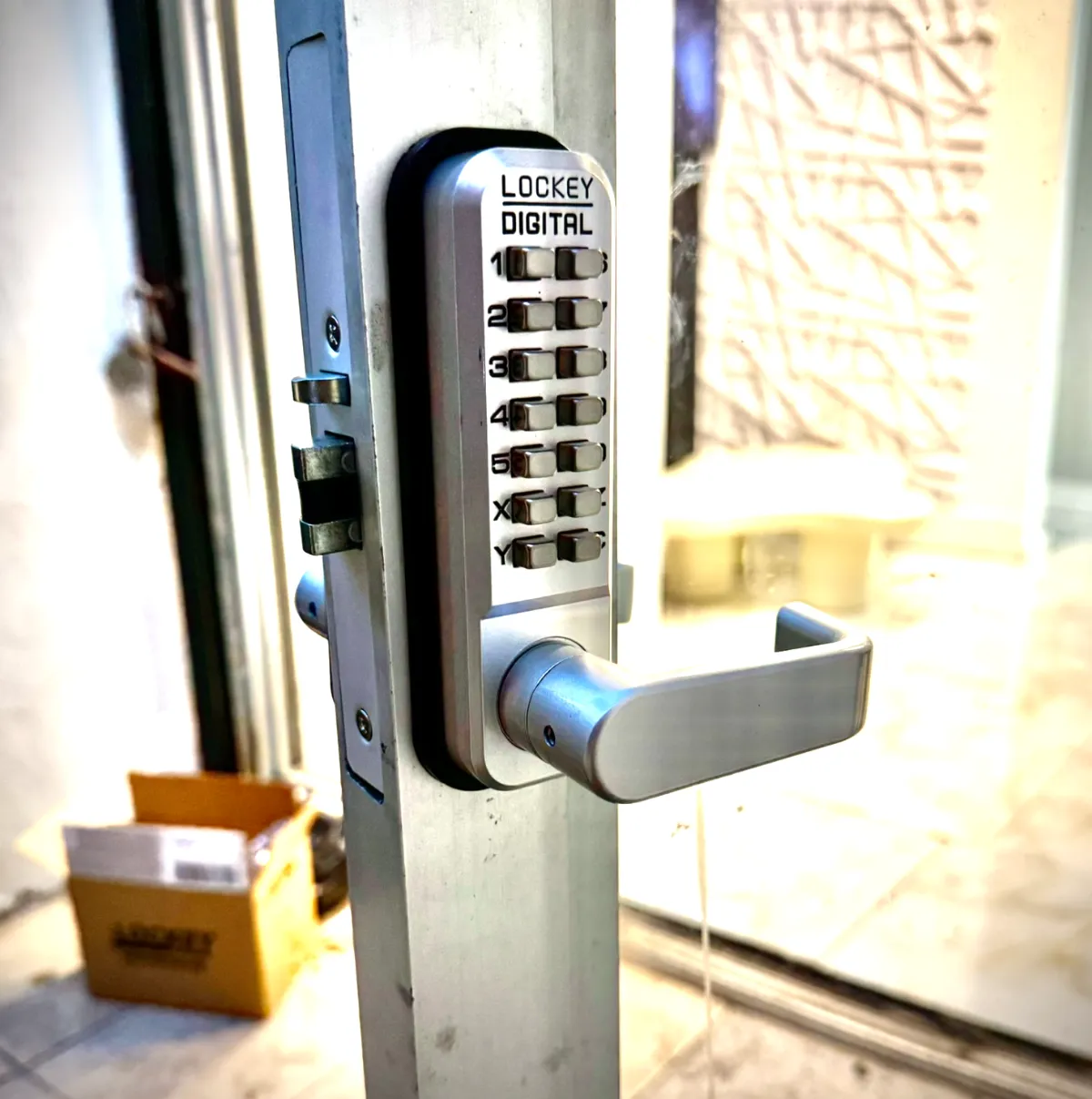 keypad lock upgraded for glass door 2